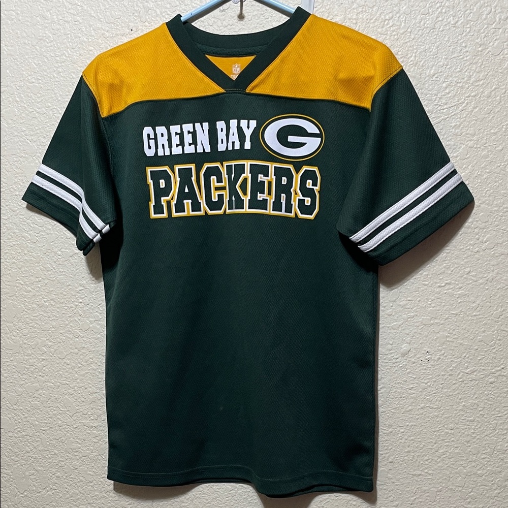 Green Bay Packers Youth Football Jersey. Very Good Condition. Size L 14-16.